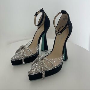 Betsey johnson bow heels